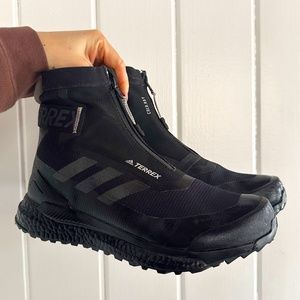 ADIDAS - WOMANS - TERREX FREE HIKER COLD.RDY 'CORE BLACK' – SIZE US 9 W - 41